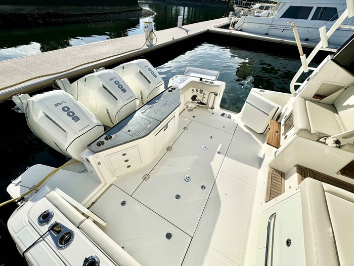 2022 Boston Whaler 405 Conquest Photo 6 sur 42