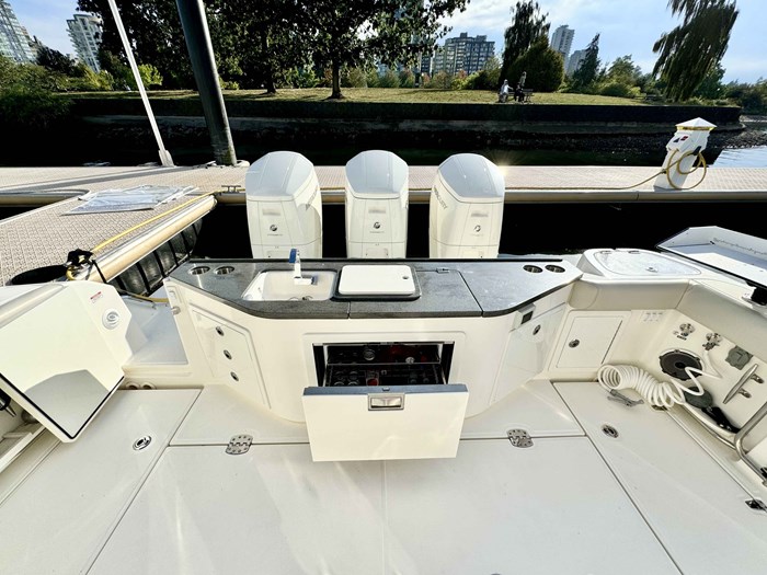 2022 Boston Whaler 405 Conquest Photo 7 sur 42