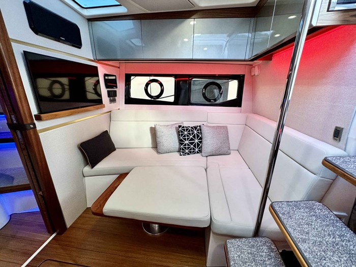 2022 Boston Whaler 405 Conquest Photo 31 sur 42