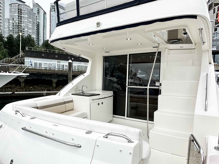 2012 Sea Ray 450 Sedan Bridge Photo 5 sur 52