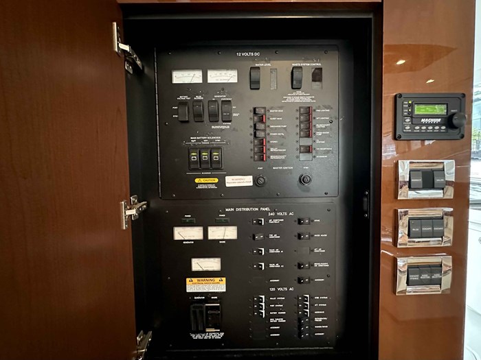 2012 Sea Ray 450 Sedan Bridge Photo 36 sur 52