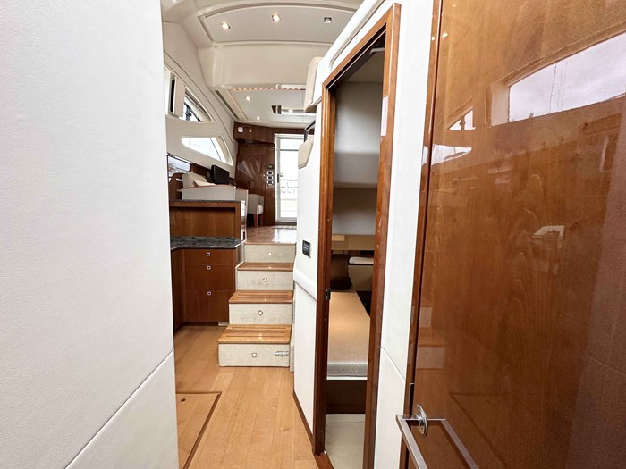 2012 Sea Ray 450 Sedan Bridge Photo 28 sur 52