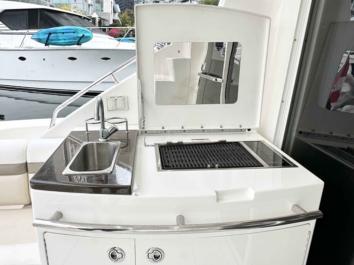 2012 Sea Ray 450 Sedan Bridge Photo 9 sur 52