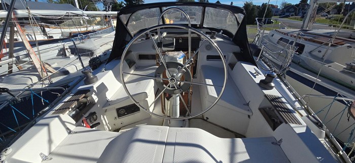 1983 Hunter 34 Photo 7 sur 48