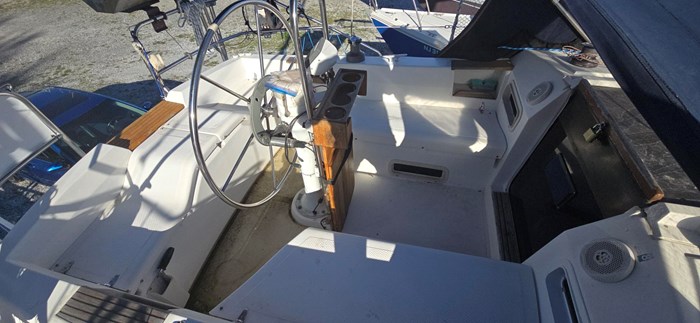 1983 Hunter 34 Photo 9 sur 48