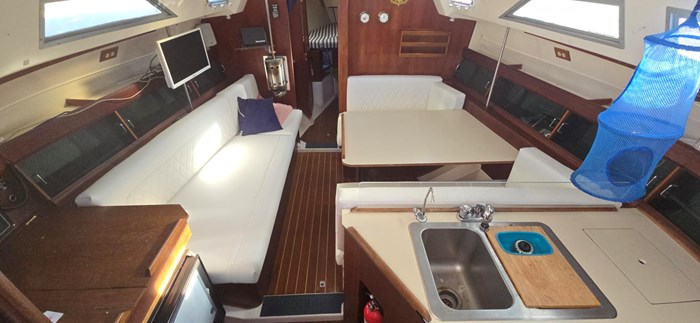 1983 Hunter 34 Photo 11 sur 48
