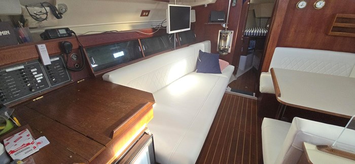 1983 Hunter 34 Photo 12 sur 48