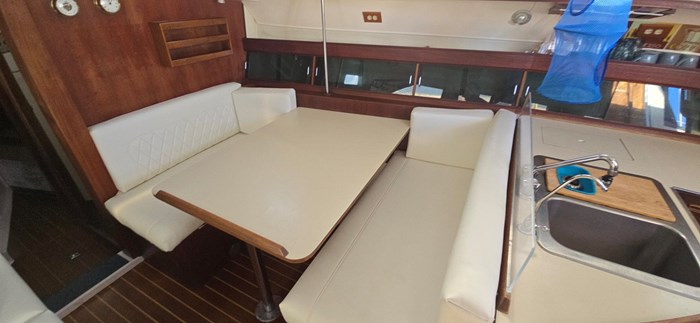 1983 Hunter 34 Photo 17 sur 48