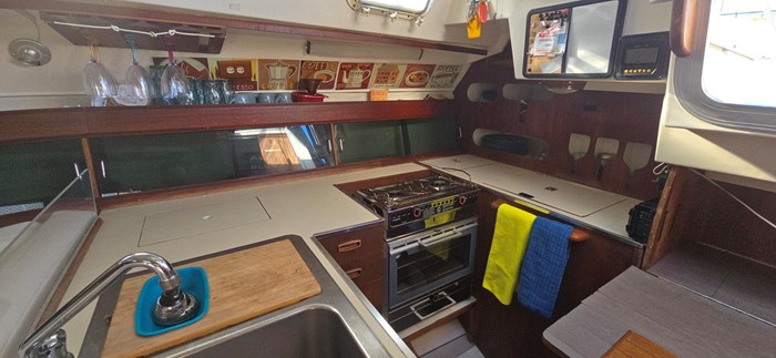1983 Hunter 34 Photo 18 sur 48