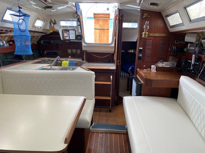 1983 Hunter 34 Photo 39 sur 48