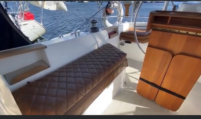 1983 Hunter 34 Photo 41 sur 48