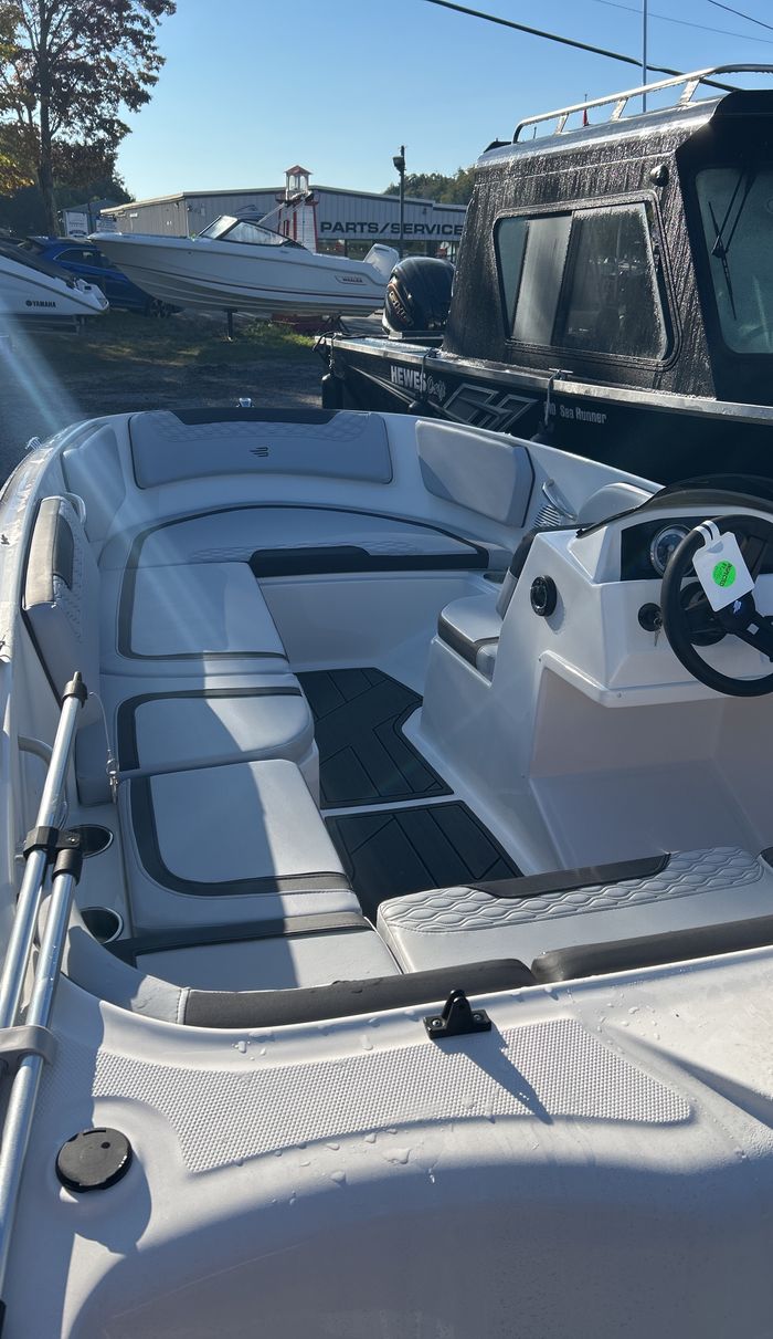 2025 Bayliner M15 Photo 7 sur 8
