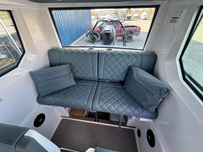 2024 Axopar 28 Cabin NO LUX TAX Photo 19 sur 30