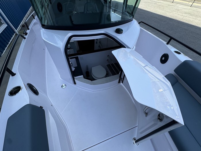 2024 Axopar 28 Cabin NO LUX TAX Photo 26 sur 30