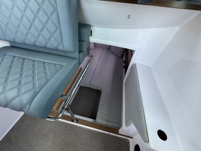 2024 Axopar 28 Cabin NO LUX TAX Photo 20 sur 30