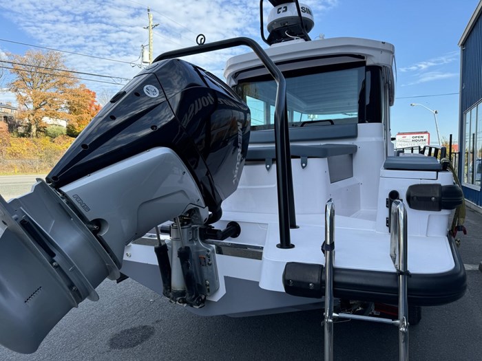 2024 Axopar 28 Cabin NO LUX TAX Photo 4 sur 30