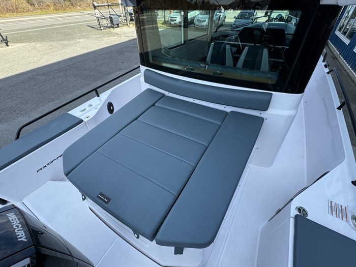 2024 Axopar 28 Cabin NO LUX TAX Photo 5 sur 30