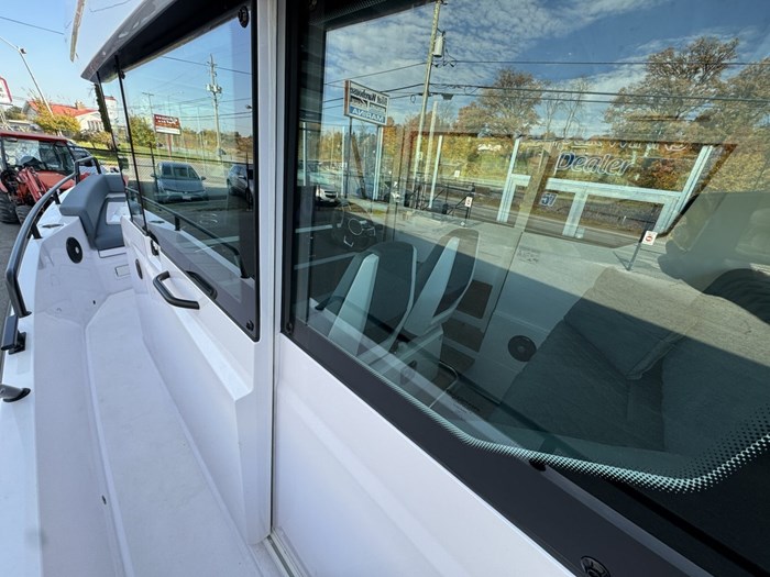 2024 Axopar 28 Cabin NO LUX TAX Photo 9 sur 30