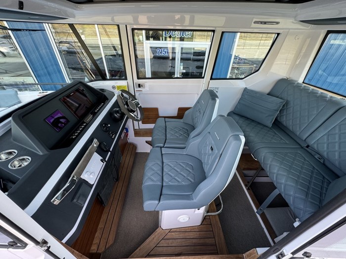 2024 Axopar 28 Cabin NO LUX TAX Photo 11 sur 30