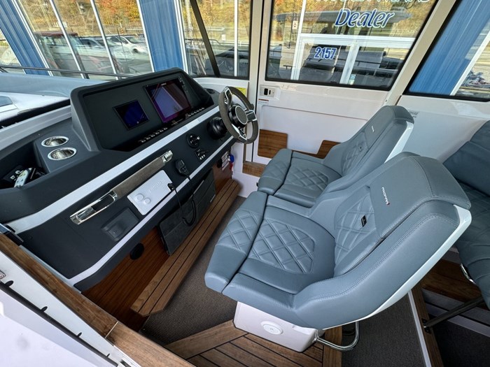 2024 Axopar 28 Cabin NO LUX TAX Photo 12 sur 30