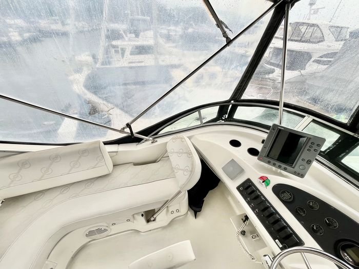 1999 Bayliner 3388 Motor Yacht Photo 7 of 45