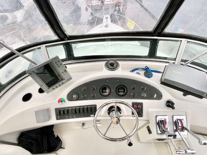 1999 Bayliner 3388 Motor Yacht Photo 12 of 45