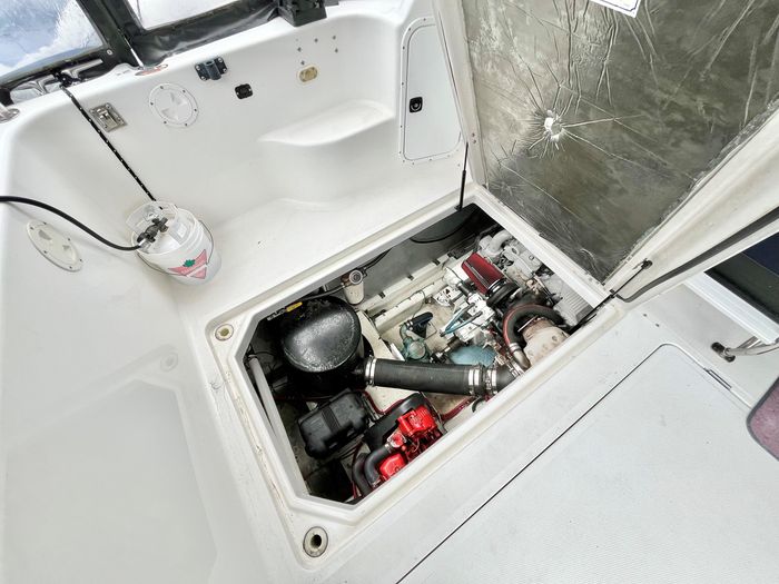 1999 Bayliner 3388 Motor Yacht Photo 36 of 45