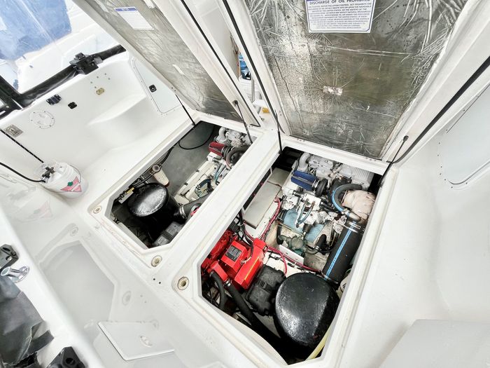 1999 Bayliner 3388 Motor Yacht Photo 37 of 45