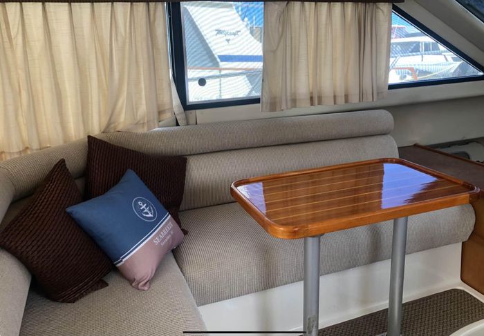 1999 Bayliner 3388 Motor Yacht Photo 18 of 45