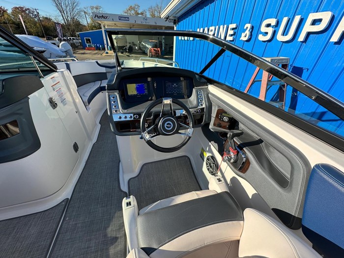 2020 Chaparral 257 SSX Photo 6 sur 18