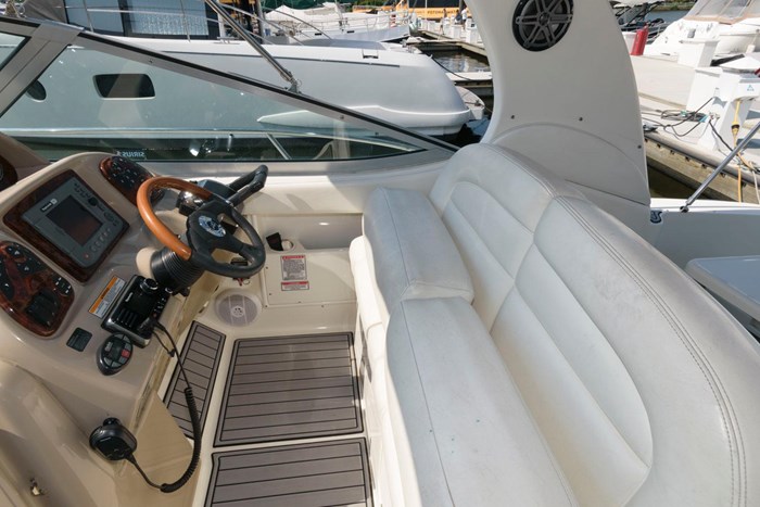 2005 Sea Ray 300 Sundancer Photo 7 sur 26