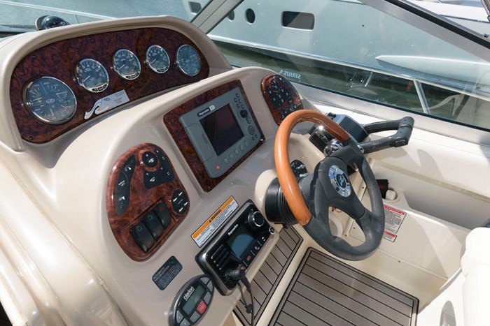 2005 Sea Ray 300 Sundancer Photo 9 sur 26