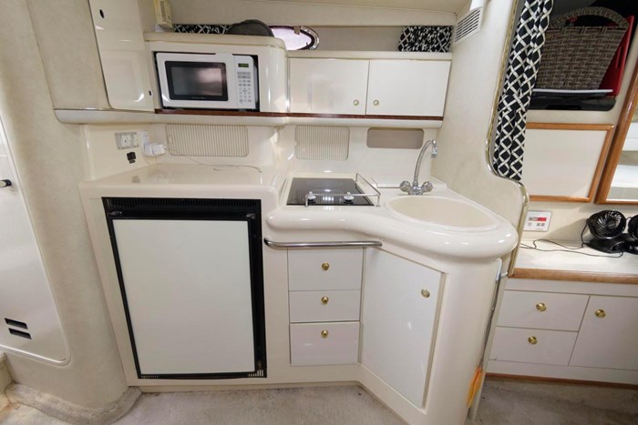 1997 Sea Ray 330 Sundancer Photo 10 sur 17