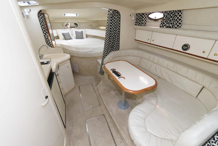 1997 Sea Ray 330 Sundancer Photo 8 sur 17