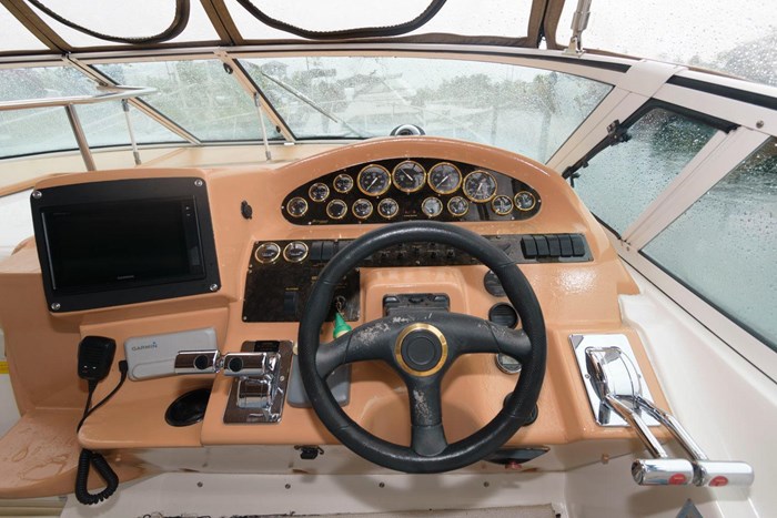 2002 Cruisers Yachts 3372 Express Photo 11 sur 29