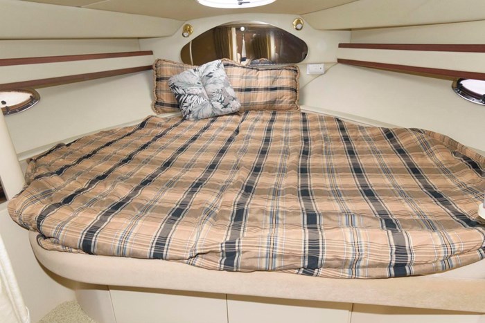 2002 Cruisers Yachts 3372 Express Photo 21 sur 29