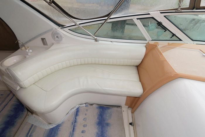2002 Cruisers Yachts 3372 Express Photo 12 sur 29
