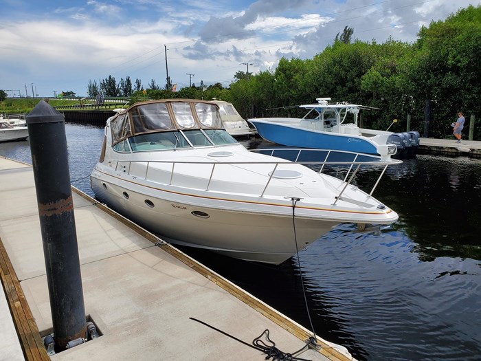 2002 Cruisers Yachts 3372 Express Photo 3 sur 29