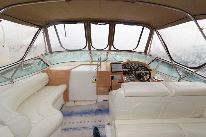 2002 Cruisers Yachts 3372 Express Photo 9 sur 29
