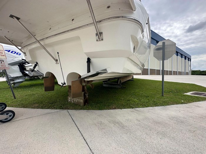 2002 Cruisers Yachts 3372 Express Photo 14 sur 29