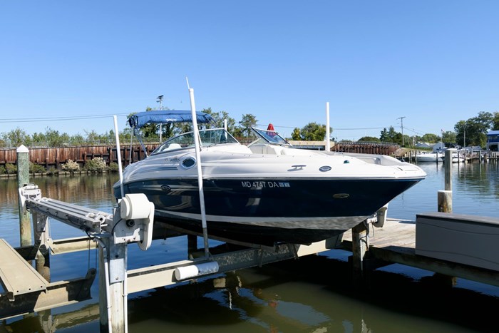 2007 Sea Ray 240 Sundeck Photo 3 sur 12