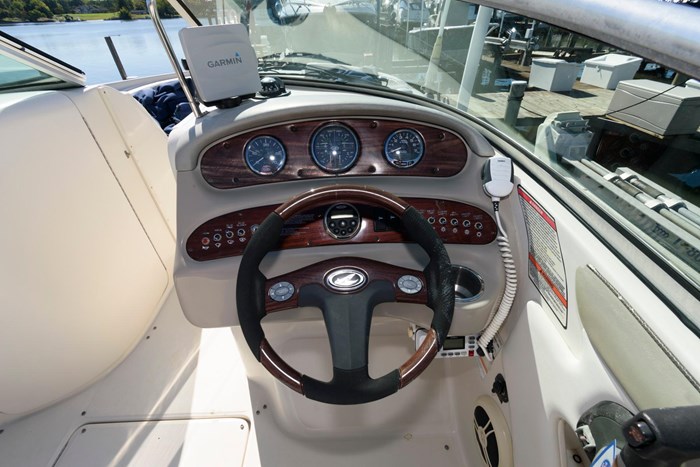 2007 Sea Ray 240 Sundeck Photo 5 sur 12