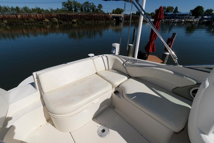 2007 Sea Ray 240 Sundeck Photo 9 sur 12