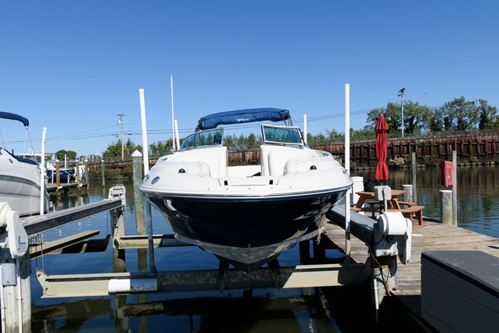 2007 Sea Ray 240 Sundeck Photo 2 sur 12
