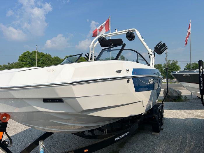 2025 Moomba Max™ Photo 2 of 33