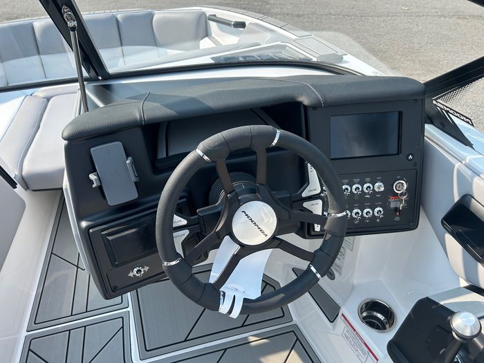 2025 Moomba Max™ Photo 15 of 33