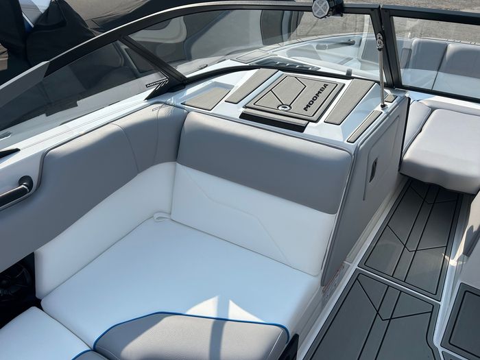 2025 Moomba Max™ Photo 16 of 33