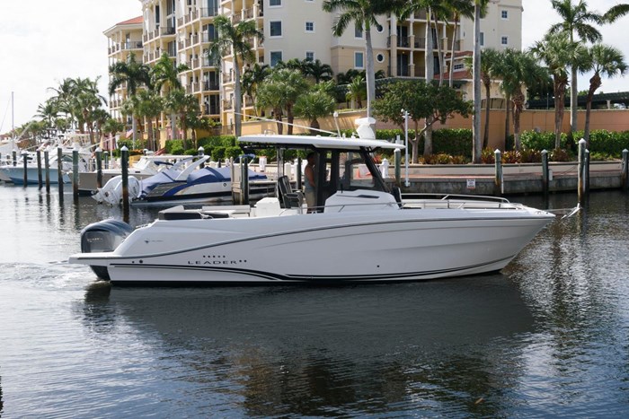 2023 Jeanneau Leader 10.5 CC Photo 2 sur 31