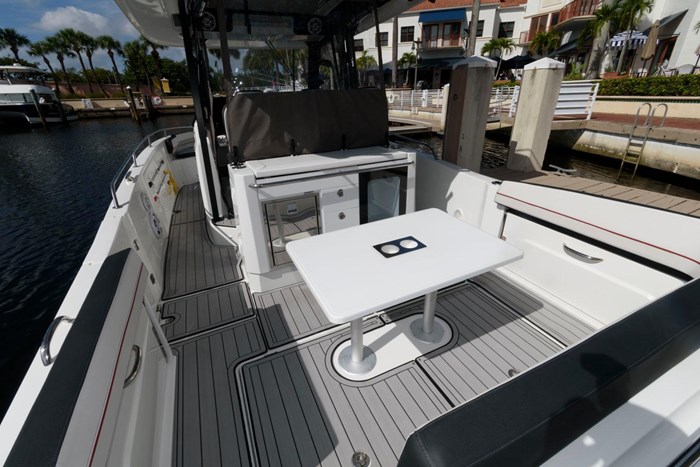 2023 Jeanneau Leader 10.5 CC Photo 9 sur 31
