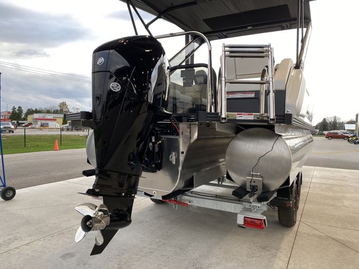 2025 Manitou 24' Explore Navigator w/ Mercury 200 XL Photo 3 of 15